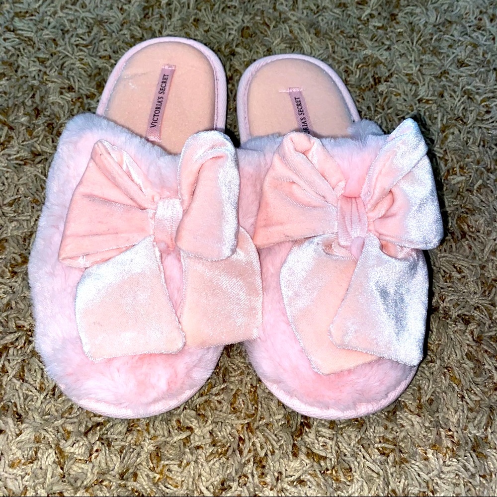 Victoria Secret Pink Slippers Size Medium